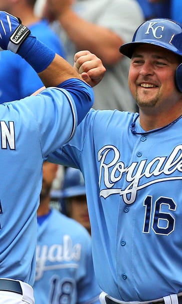 Royals steal 7 bases in 7th straight win, narrow AL Central gap